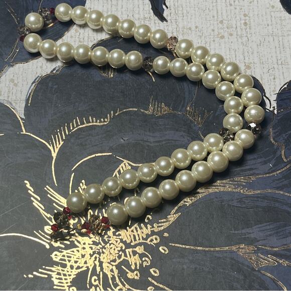 Vintage Handmade Chunky Cream Pearl and Red Beaded Necklace D3 - Picture 1 of 9